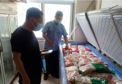 五臺(tái)食品安全大檢查 批發(fā)市場(chǎng)貼封條，筑牢食用農(nóng)產(chǎn)品防線